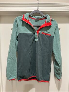Columbia Green Fleece Pullover with Coral Accents